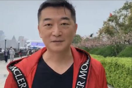 极限挑战|演员邵峰罕见露面,为妻子治病倾家荡产,曾连续9年登上春晚