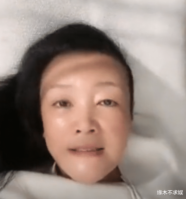 张兰|张兰复阳!躺病床输液苍老憔悴,透露每天开销60万和员工工资!