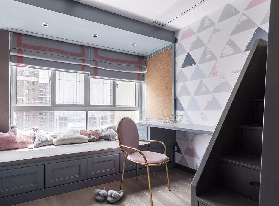 飘窗懂得这么打造,能多出一个功能区不说,还不用费心规划书房!