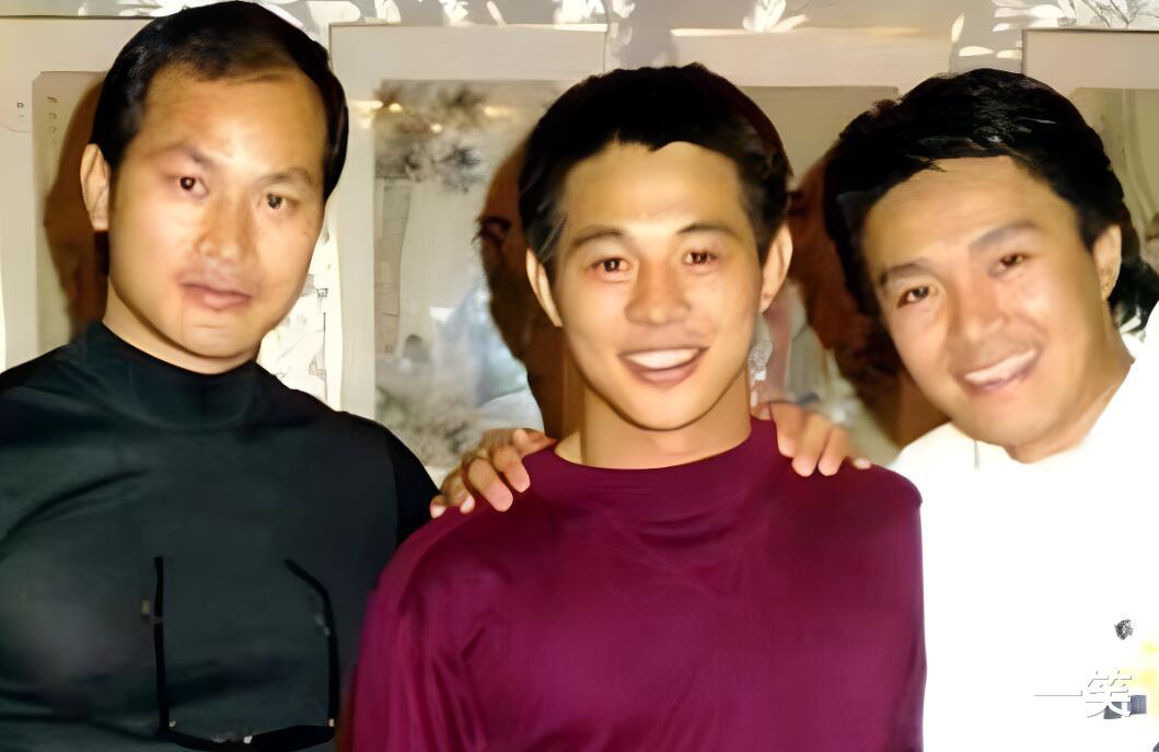 卢惠光|卢惠光晒与洪家班聚会照,元华坐C位,孟海钟发狄威陈会毅罕同框