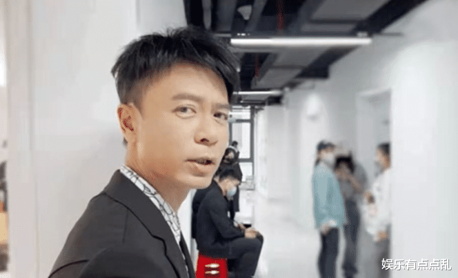 李克勤|李克勤喊话谢霆锋: 想不想来《声生》当飞行嘉宾, 谢霆锋回答搞笑