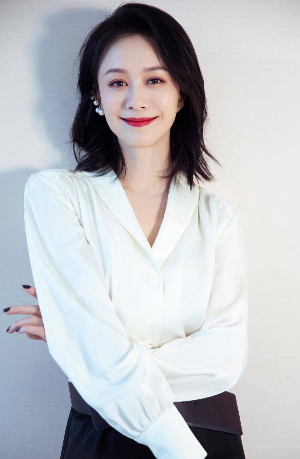 倪虹洁|44岁女星倪虹洁近况曝光！逛大排档吃快餐，不戴口罩无人识