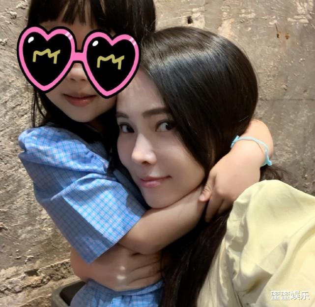 杨紫|母亲节!伊能静晒女儿做的松饼,杨紫童年美,韩庚晒大肚要当爹了