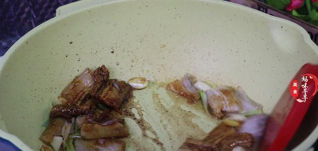 春季,猪肉牛肉靠边站,多吃“5菜2果”,营养祛肝火,越吃越精神