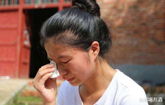 为何农村人离婚，女方几乎什么都分不到，带不走？原因很现实