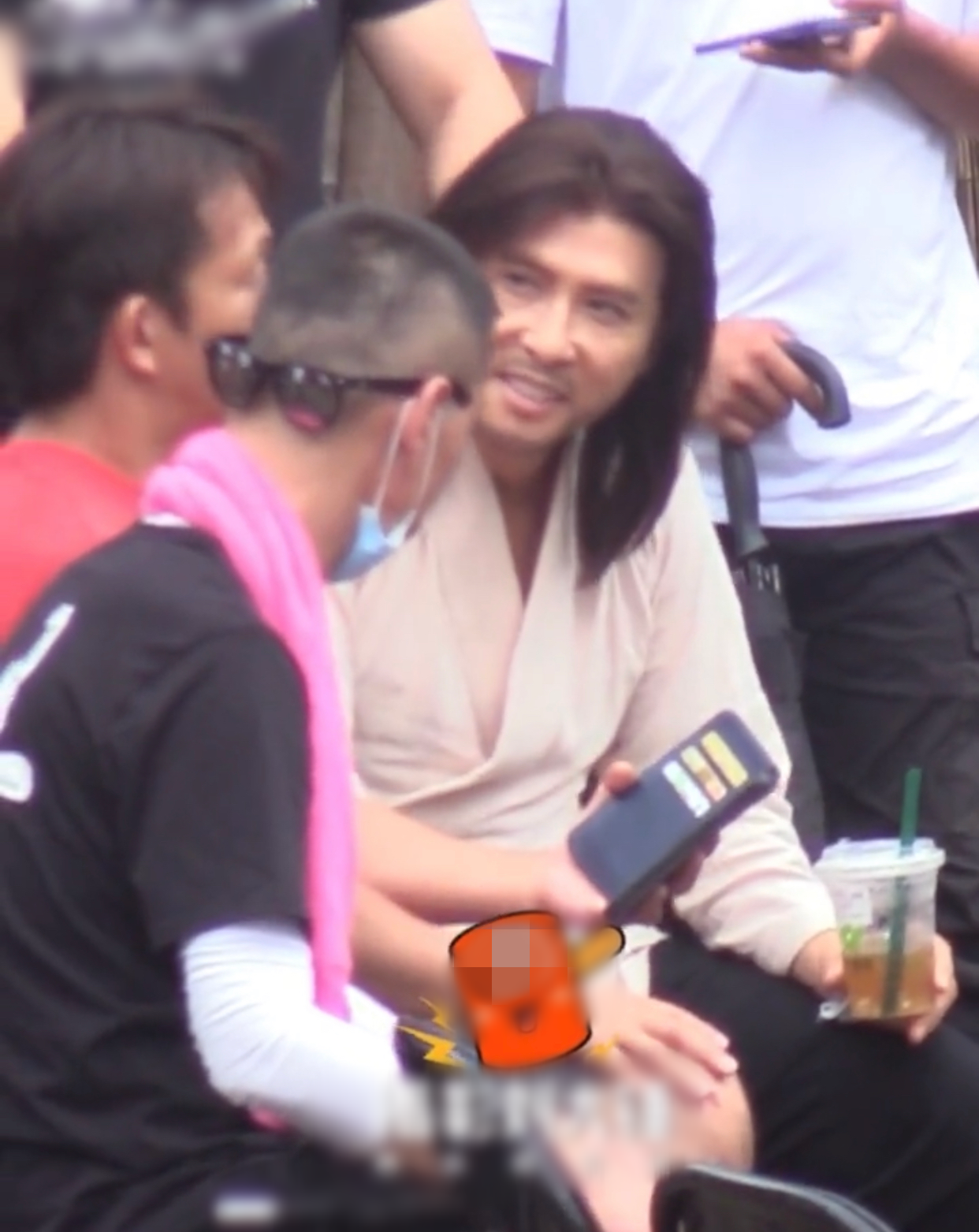 甄子丹|甄子丹版《天龙八部》引争议,造型邋遢似乞丐,拍打戏前大口喘气