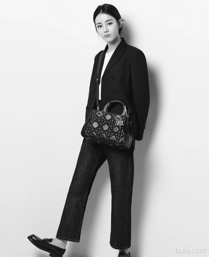 王鹤棣|热巴高调代言辱华品牌，娱乐圈的“软骨头”们，什么时候能站起来