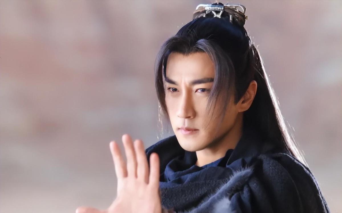 钟汉良|满脸褶子、体态油腻，却非要“尬演少年”，这些男星消停消停吧