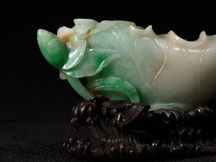 翡翠|清代，翡翠莲纹水洗