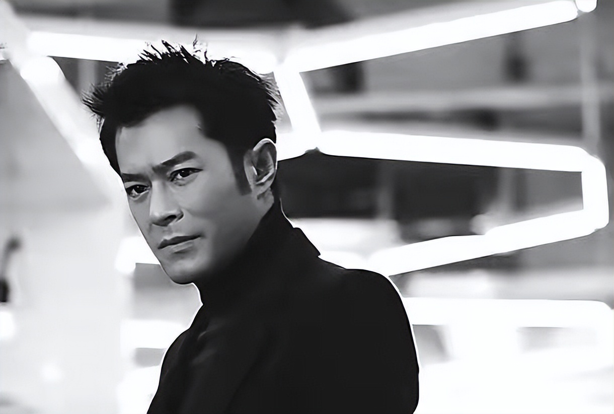 许凯|“龙须刘海”不要轻易尝试!有人仙气飘飘,有人酷似蟑螂精转世