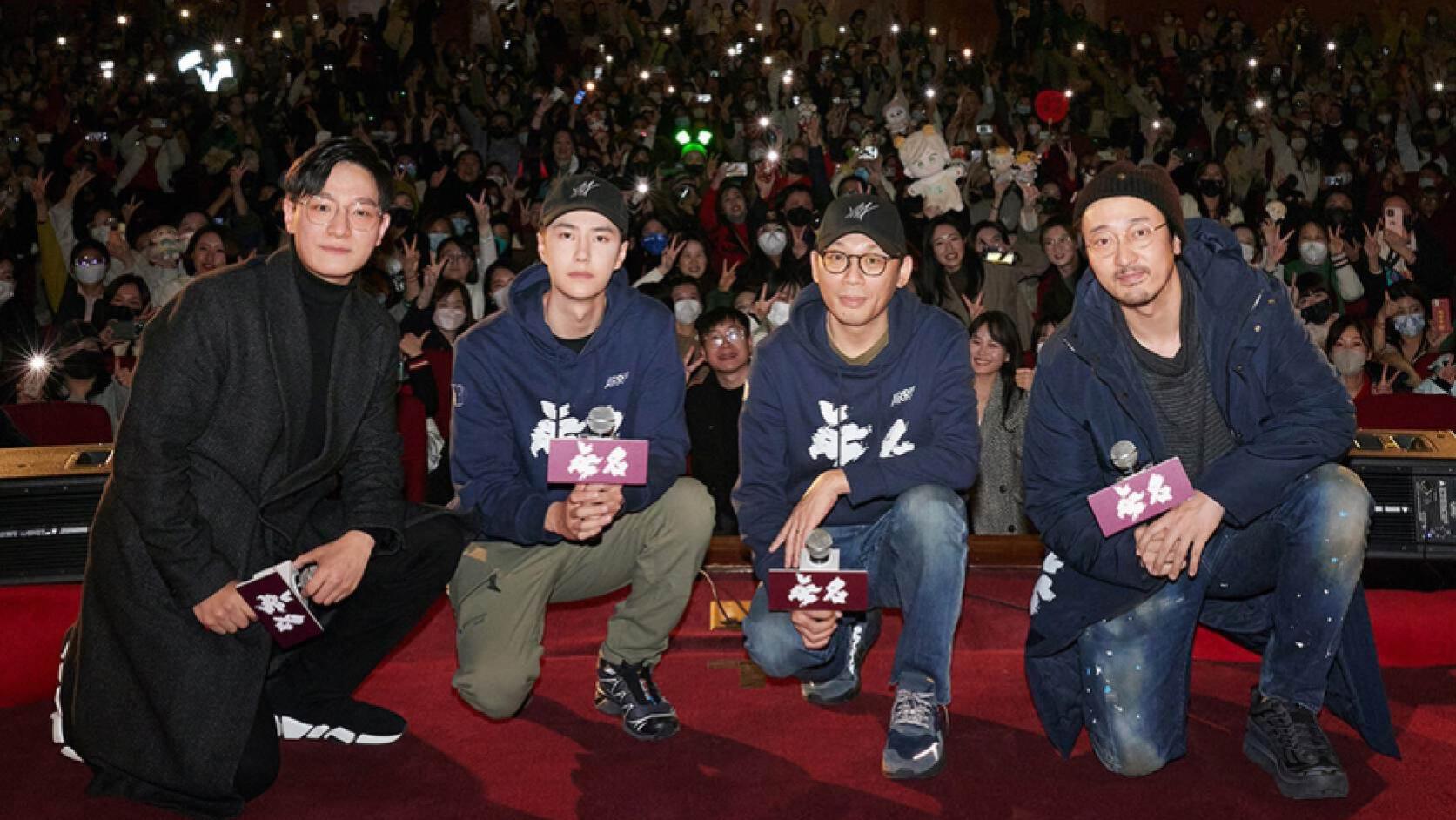 王一博|王一博吐烟圈翻车，被夸与刘德华周星驰不分伯仲，真实效果惹群嘲