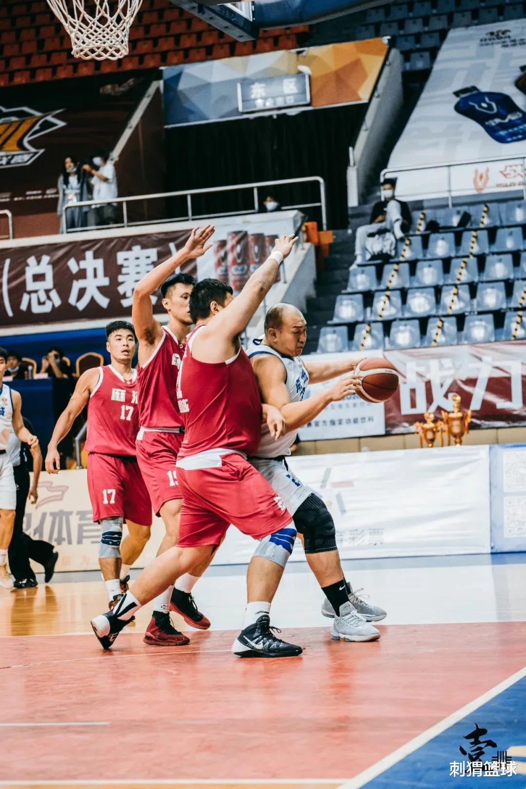 职业教育|身高205体重130！野球场胖虎！职业球员都不一定顶得住... ?