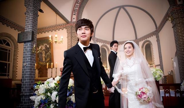 朴恩斌|《奇怪的律师禹英雨》朴恩斌的励志人生，这样的人才值得叫演员！