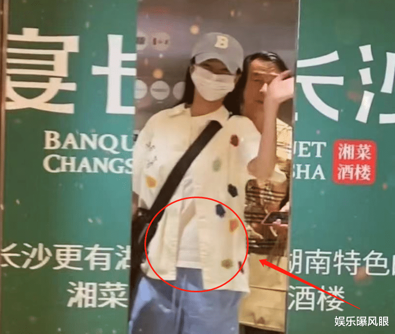 杜海涛|杜海涛带家人出行被偶遇，身材暴瘦认不出，沈梦辰小腹突出疑有孕