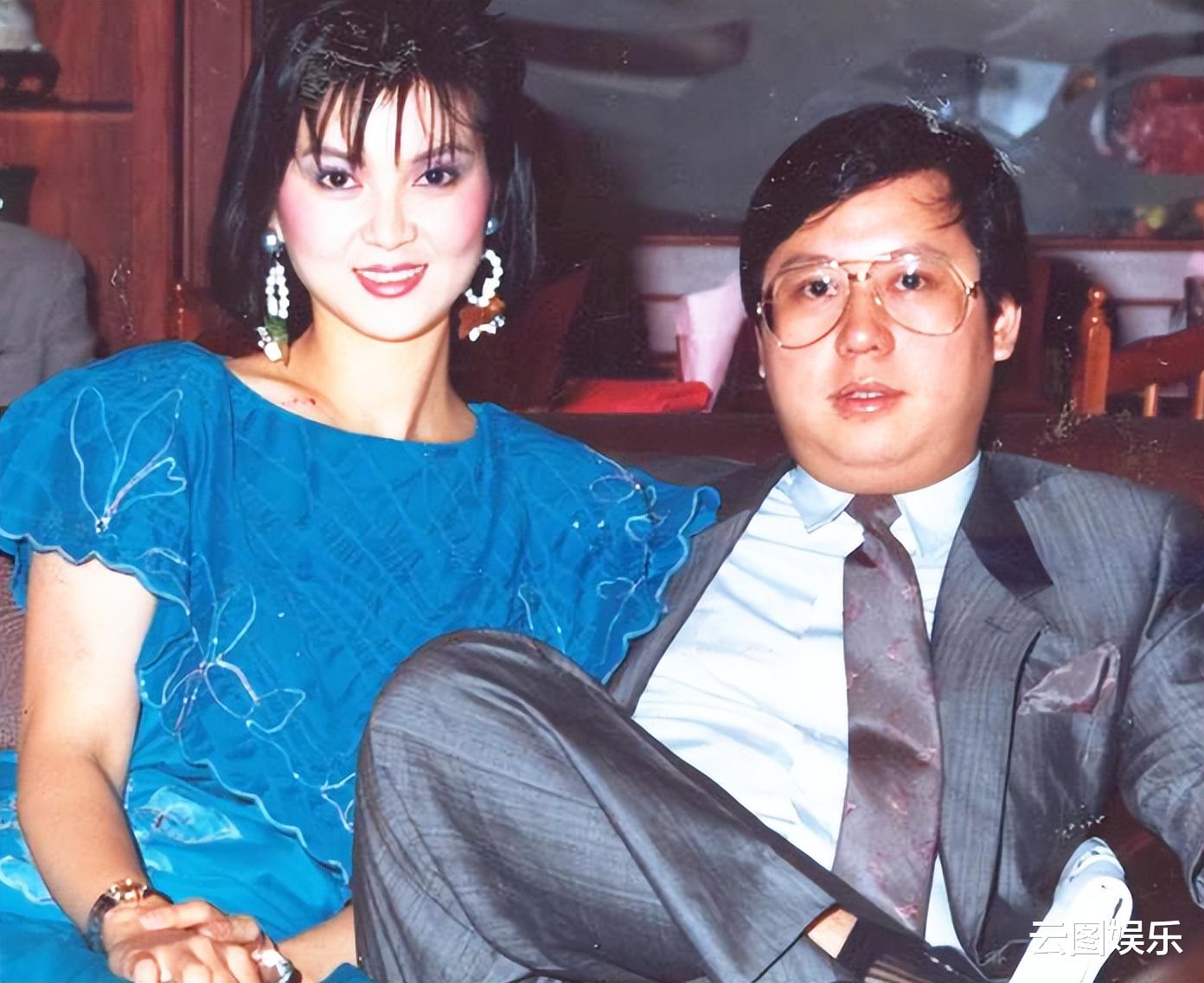 林建岳|林建岳女儿海滩度假,穿背心大秀身材,与老爸小24岁女友关系好