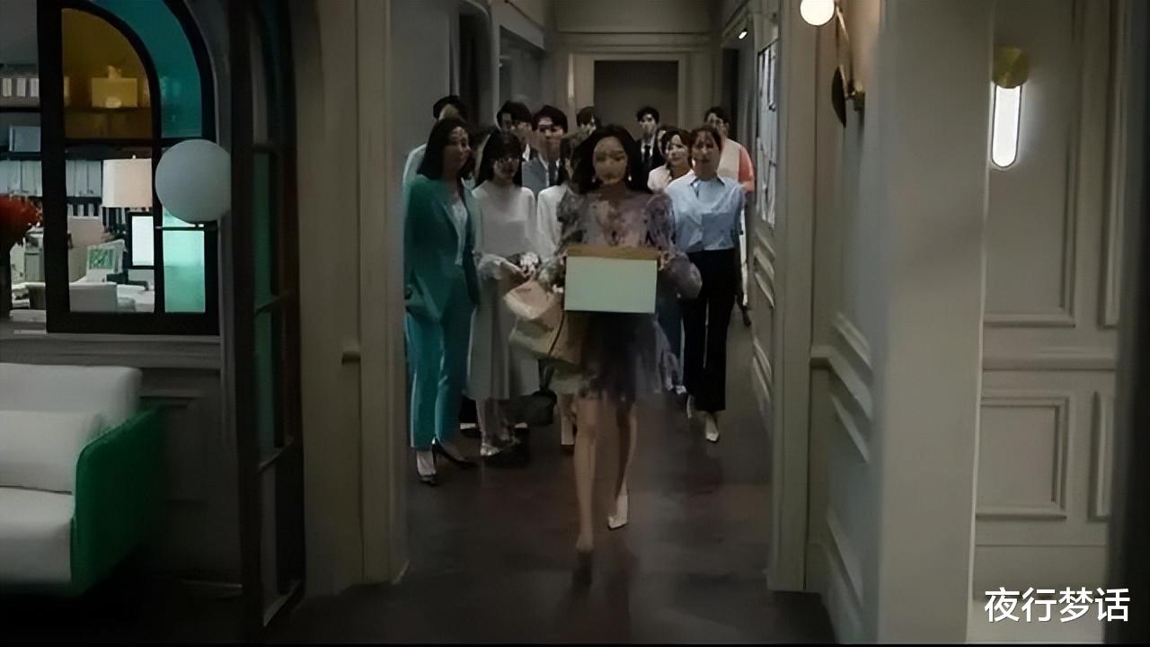 摄影师因身体不适坐地休息3次被开除...