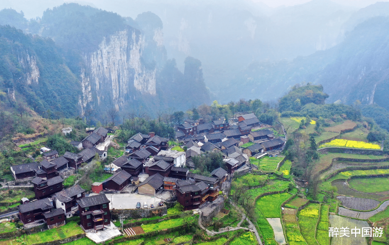 德夯大峡谷|游览德夯大峡谷，溪流纵横，峡谷幽深，原生态气息浓厚