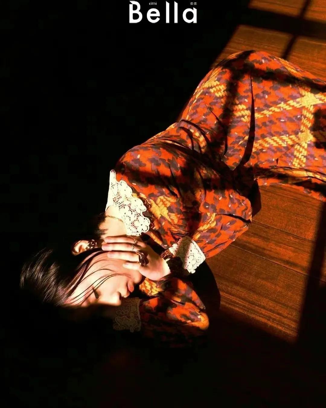 小S|小S够狠的！为让老二登封剪掉她长发，波波头配浓妆哪有14岁模样