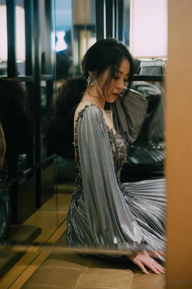 迪丽热巴|众星兔年贺岁大片，迪丽热巴仙气飘飘，赵丽颖杨幂今年春晚赢麻了