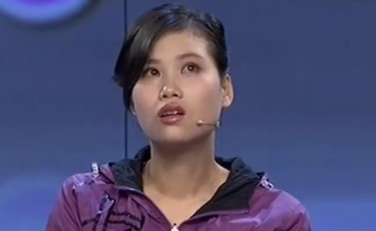 公公借儿媳300块给孩子看病,婆婆吃醋不满,逼得儿媳跳楼瘫痪