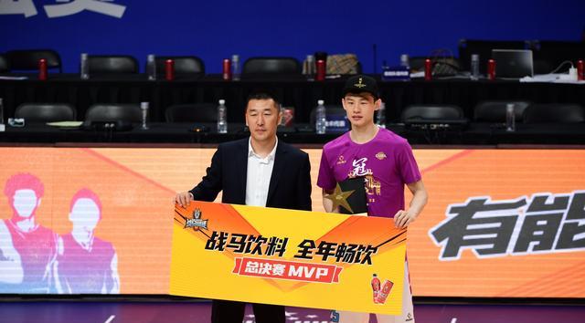 山东男篮密谋交易!有望签下CBA状元大热门,接替高诗岩