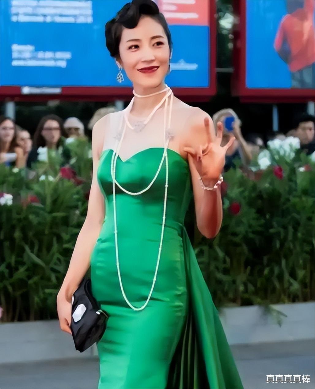 唐艺昕|这15位女星,明明都见过大世面,却在大场面上翻车