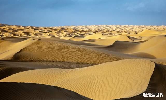 新疆维吾尔自治区|中国第一大沙漠中，藏着一座小镇，人口只有2万余人