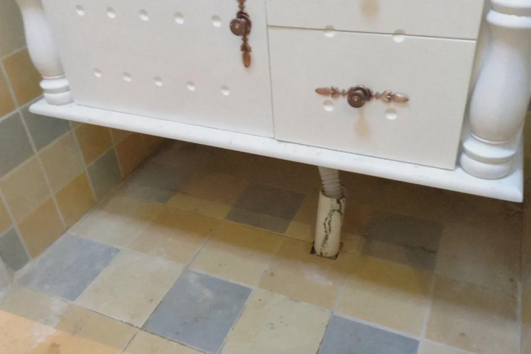 看过8套朋友家的房子，我窥见了中国式厕所的“通病”，建议瞧瞧