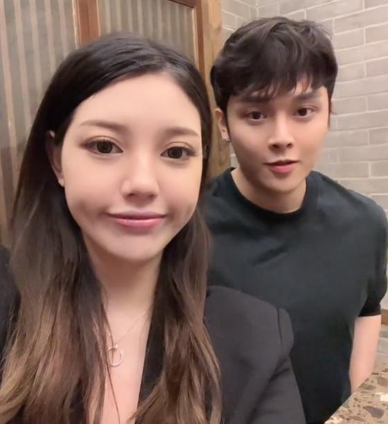 韩安冉|兜儿教女儿说话，单手抱娃被指“不安全”，小猪粉丝群曝光