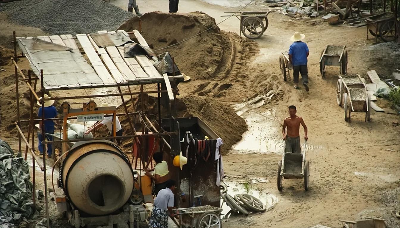 |2010年,富豪娶到昔日女神,婚后却生不如死:她不正常,我要离婚