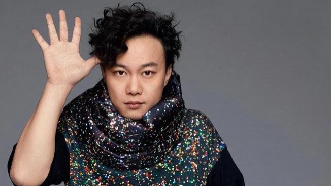 姐姐|先有王嘉尔，又来陈奕迅，爱国才是明星主旋律，内娱也该觉醒了