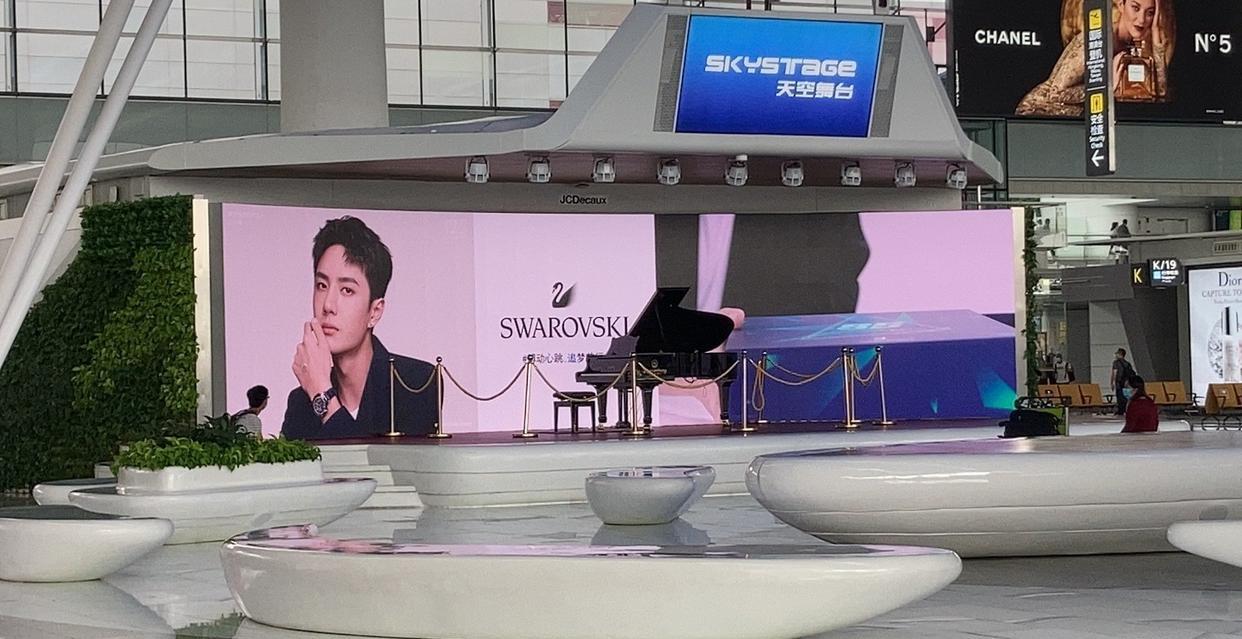 王一博|王一博好事连连,多个品牌代言续约又回签,顶流界的香饽饽