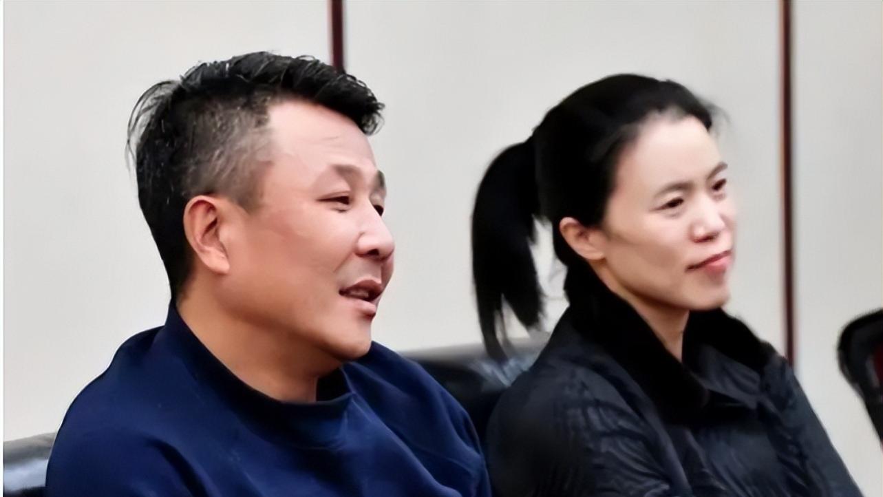 王楠|王楠嫁52岁巨富老公幸福! 结婚17周年楠姐爱答不理, 老郭屁颠屁颠跟着