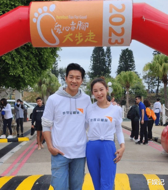 黎诺懿|黎诺懿一家四口放假去郊游享受家庭乐 大儿子顾着玩没兴趣拍全家福