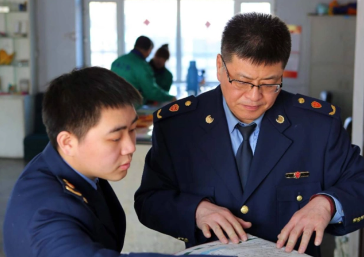 教师|丈母娘心里的“理想女婿”职业,公务员无缘榜首,第5名备受争议