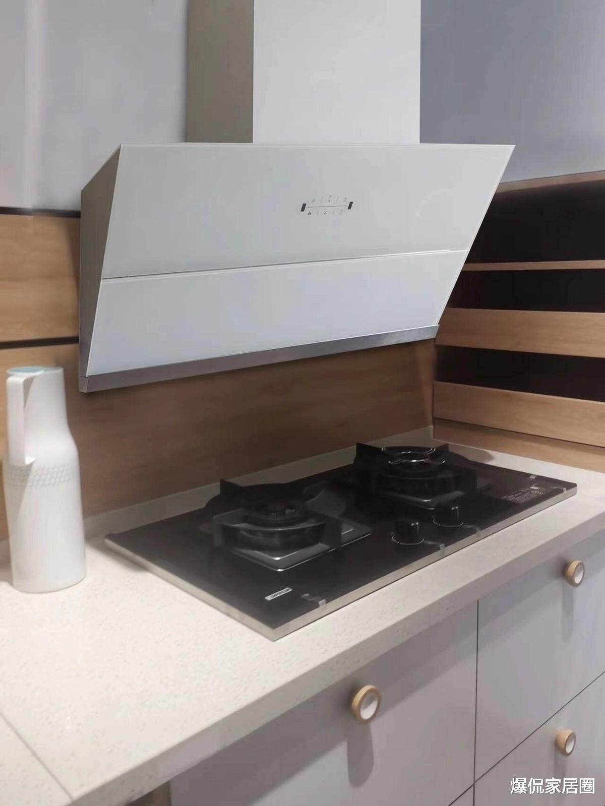 为什么很多人用过集成灶后,又换回了油烟机?原因很简单!