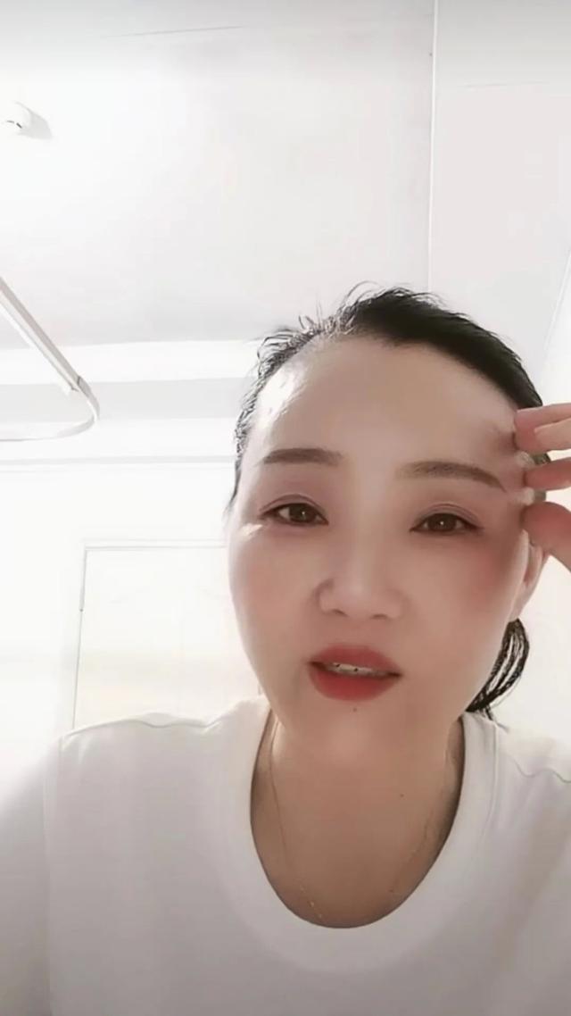 |孙海洋妻子直播透露心情，看到孙卓后心狠痛，孩子明显营养不良