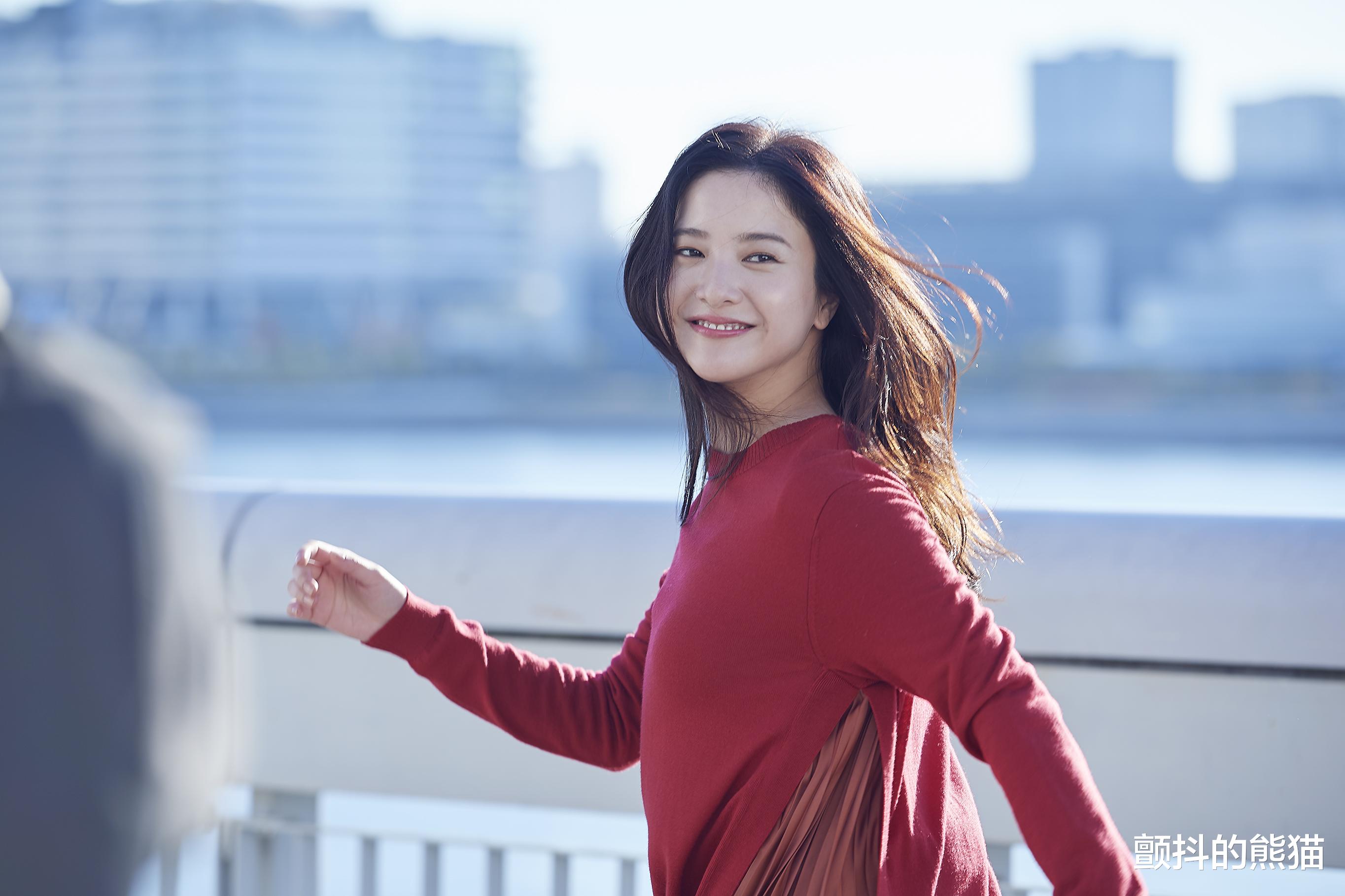 吉高由里子|吉高由里子怎么圆润成这样了？是被前任新欢刺激的吗？