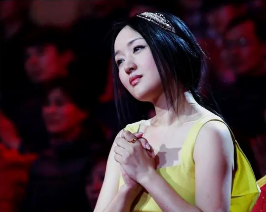 杨钰莹|杨钰莹妈妈熊永红:怀孕时丈夫意外离世,女儿用孝心托起她的晚年