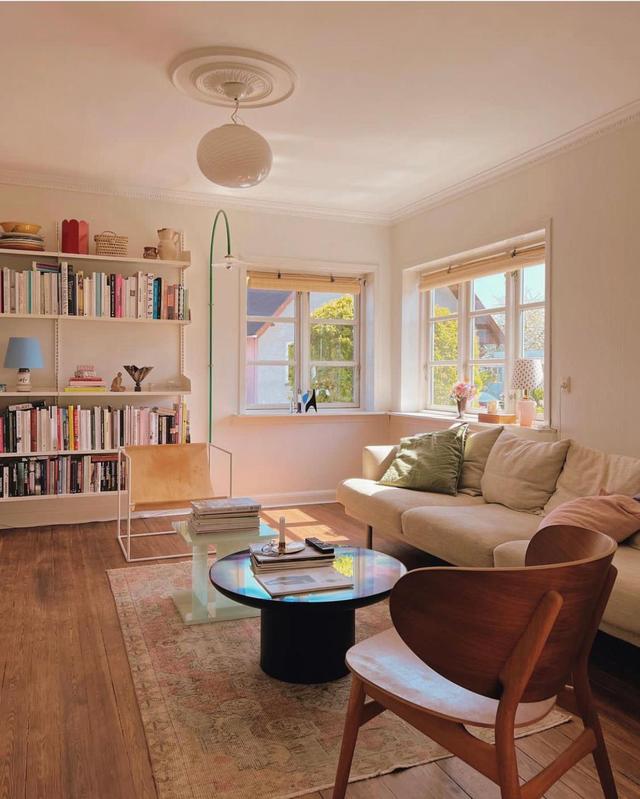 看到丹麦女主的家，精心布置，色彩运用得如此美，内心被击中