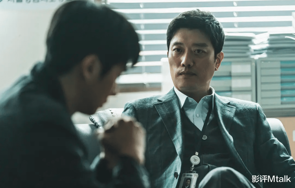 警察之血|上映便夺得韩国单日票房榜冠军《警察之血》：新警察面临的现实考验