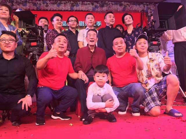 杨议|杨议师徒风波后续来了！虎豹兄弟公开道歉，声称要给师父师爷养老