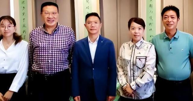 妮妮怀念许舅了,熊磊妈妈笑了,李圣缺席二审,潘克父亲节幽默一下