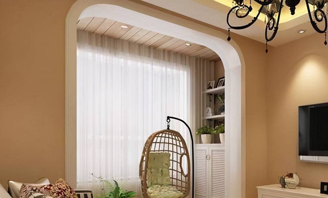 窗帘究竟是装在客厅好,还是装在阳台好呢?看完后不再纠结了