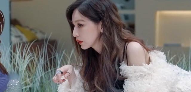 郑秀妍|王心凌郑秀妍针锋相对？芒果剪辑师搞事情，姐姐们品味相同罢了