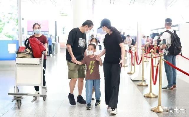 梅婷|梅婷一对儿女变化大！夫妻俩全程只顾二胎儿子，女儿却被忽视