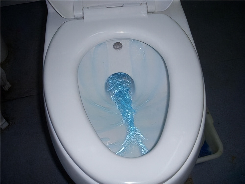 马桶“冲力”小?别急着换马桶,也许只是这3个小地方坏了