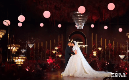 |恭喜！498万美食博主大婚，婚礼现场像梦幻城堡，一个月前领证