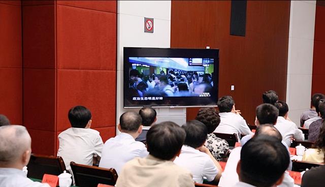 职业教育|在领导手下工作已经十年,每次领导升职我也会升职,这样好不好?