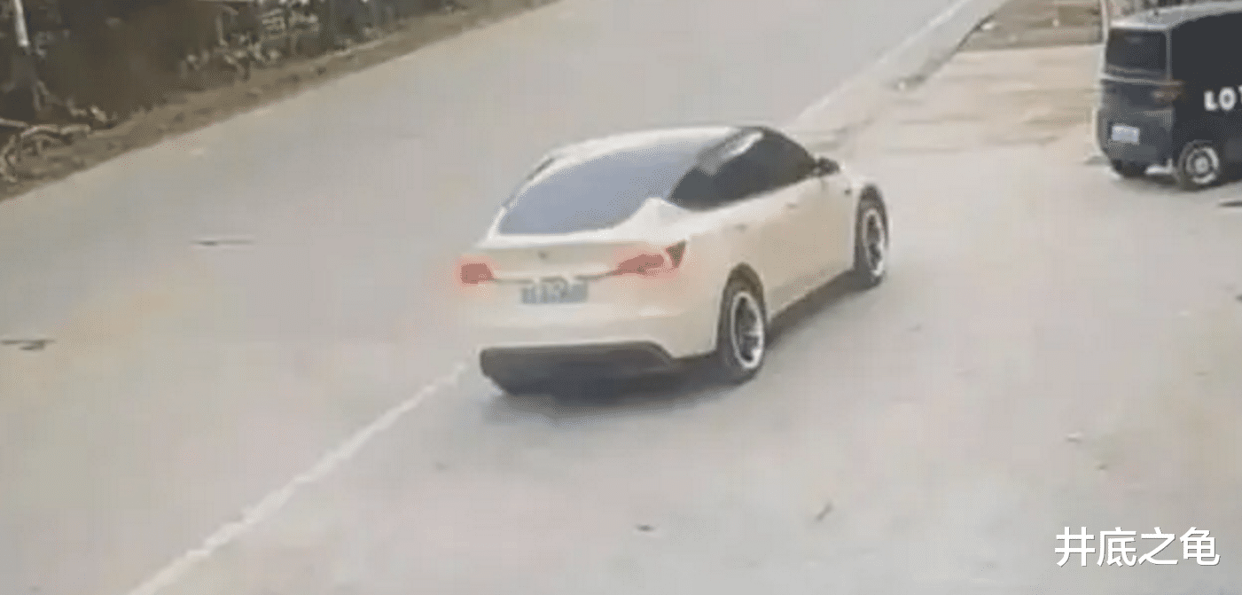 又来了!又来了!特斯拉车主说刹车失灵,2死3伤